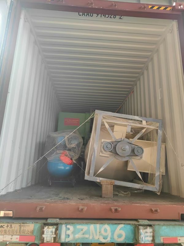 4 サイド ローータリー 紙 エッグ トレイ マシン PLC コントロール と エッグ トレイ 形成 生産のためのプラスチック 模具 材料